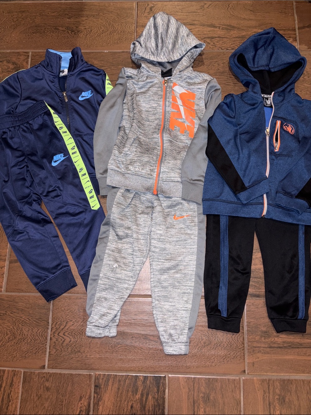 Size 4/4T Athletic Outfits